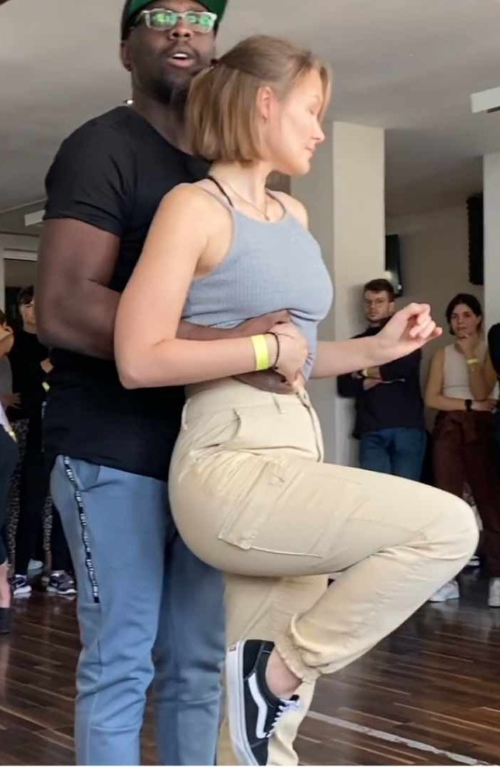 Kizomba hengelo-kizomba-lessen-hengelo-kizomba-dansen-hengelo-Kizomba-lessen-michelle-en-shervin mobile