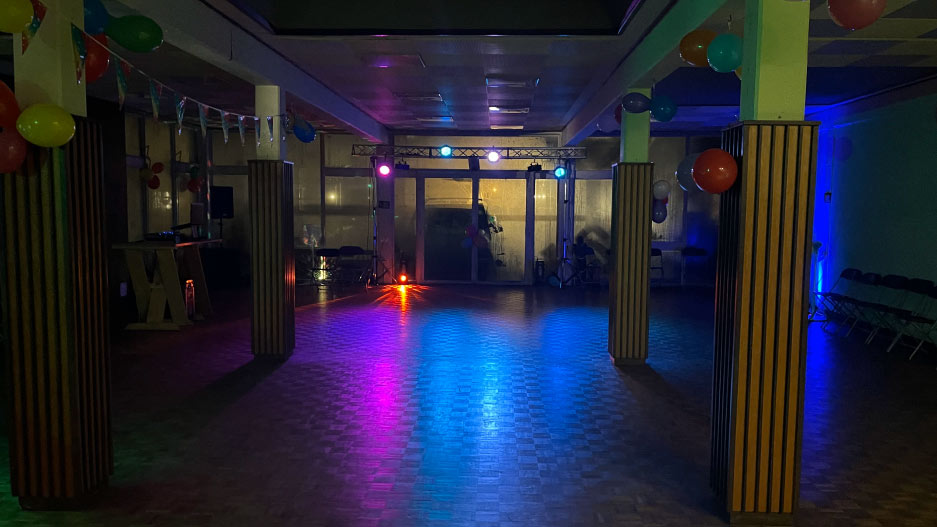Zaalverhuur Hengelo | Goedkope Zaal Huren Hengelo | Feestzaal Huren Hengelo 2 zaal-huren-hengelo-Zaalverhuur-hengelo-salsafever-hengelo--feestzaal-huren-hengelo-zaaltje-huren-zaal-huren-zonder-consumptie-hengelo